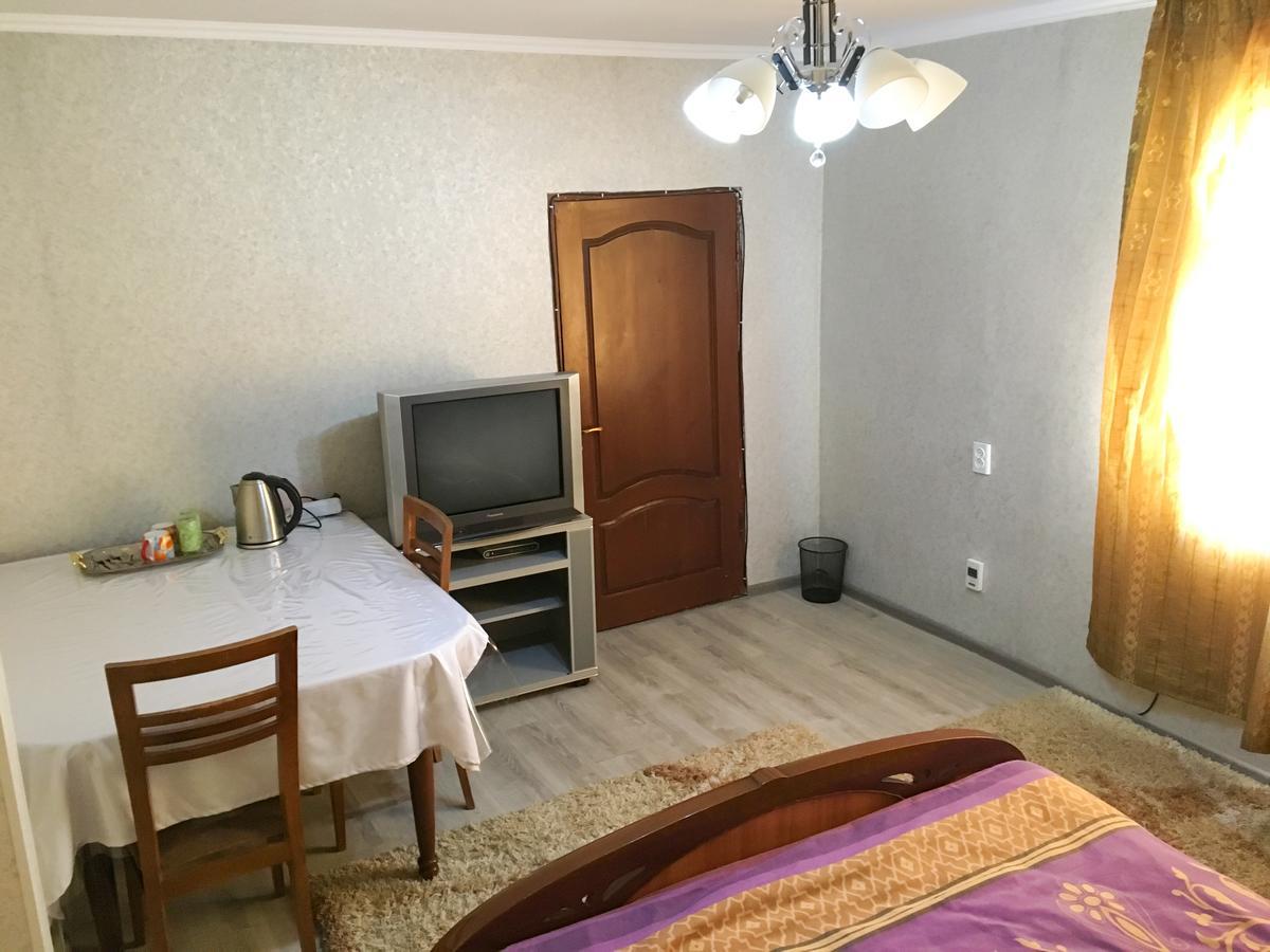 Holiday Hostel House Bishkek Luaran gambar