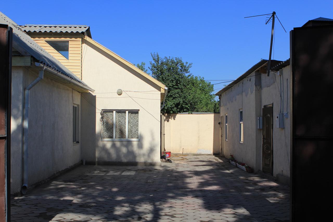 Holiday Hostel House Bishkek Luaran gambar