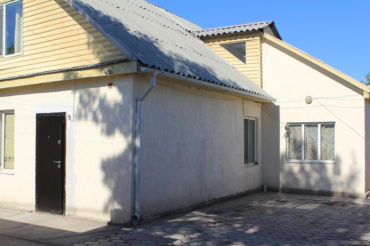 Holiday Hostel House Bishkek Luaran gambar