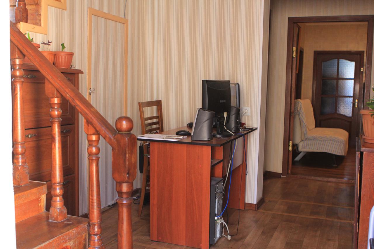 Holiday Hostel House Bishkek Luaran gambar